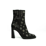 Carica l'immagine nel visualizzatore Galleria, STIVALETTO CON APPLICAZIONE DI BORCHIETTE