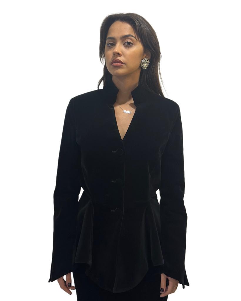 GIACCA IN VELLUTO CON TAGLIO ASIMMETRICO